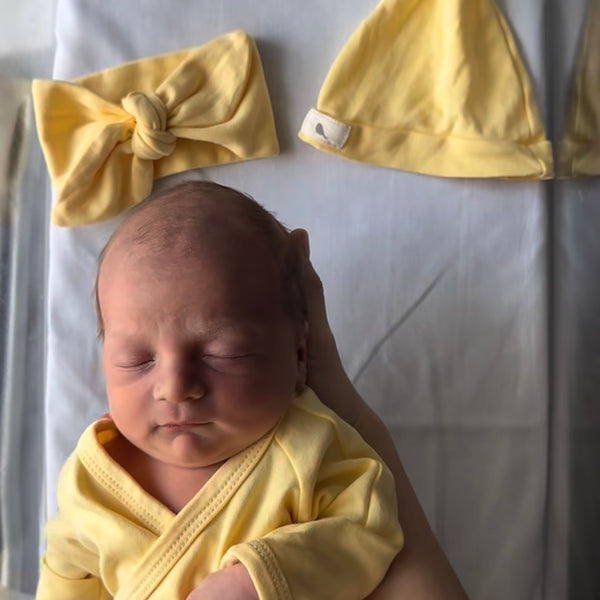 Bebé Recién nacido con pijama nudo Mae & Mini en algodón Pima orgánico