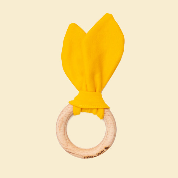 Mordedera Orejitas color Amarillo Miel - Mae & Mini
